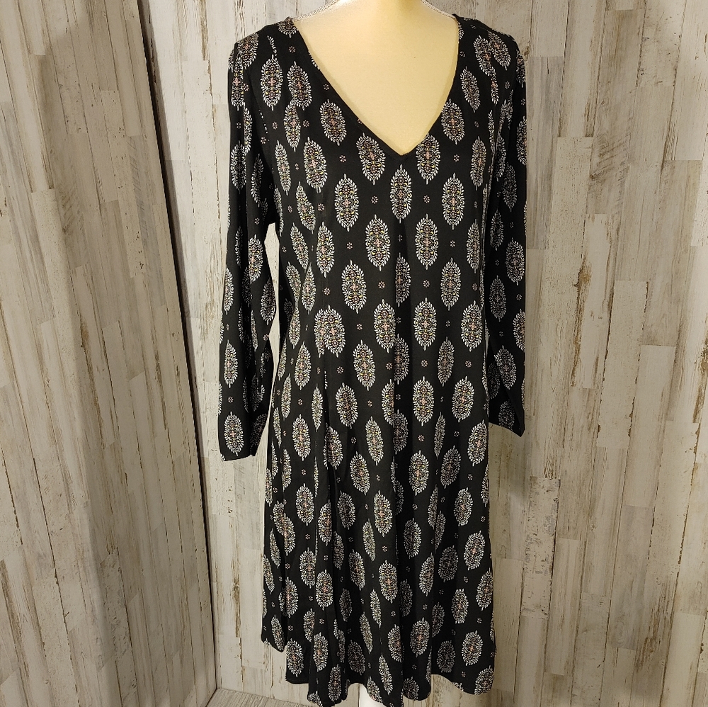 Torrid sz 1 midi long sleeve flare cut black print dress